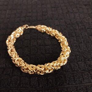 NEW STUNNING GOLD CHAIN BRACLET